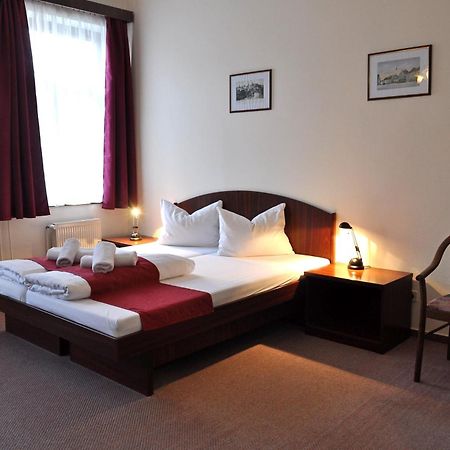Hotel U Bileho Kone Loket Zimmer foto