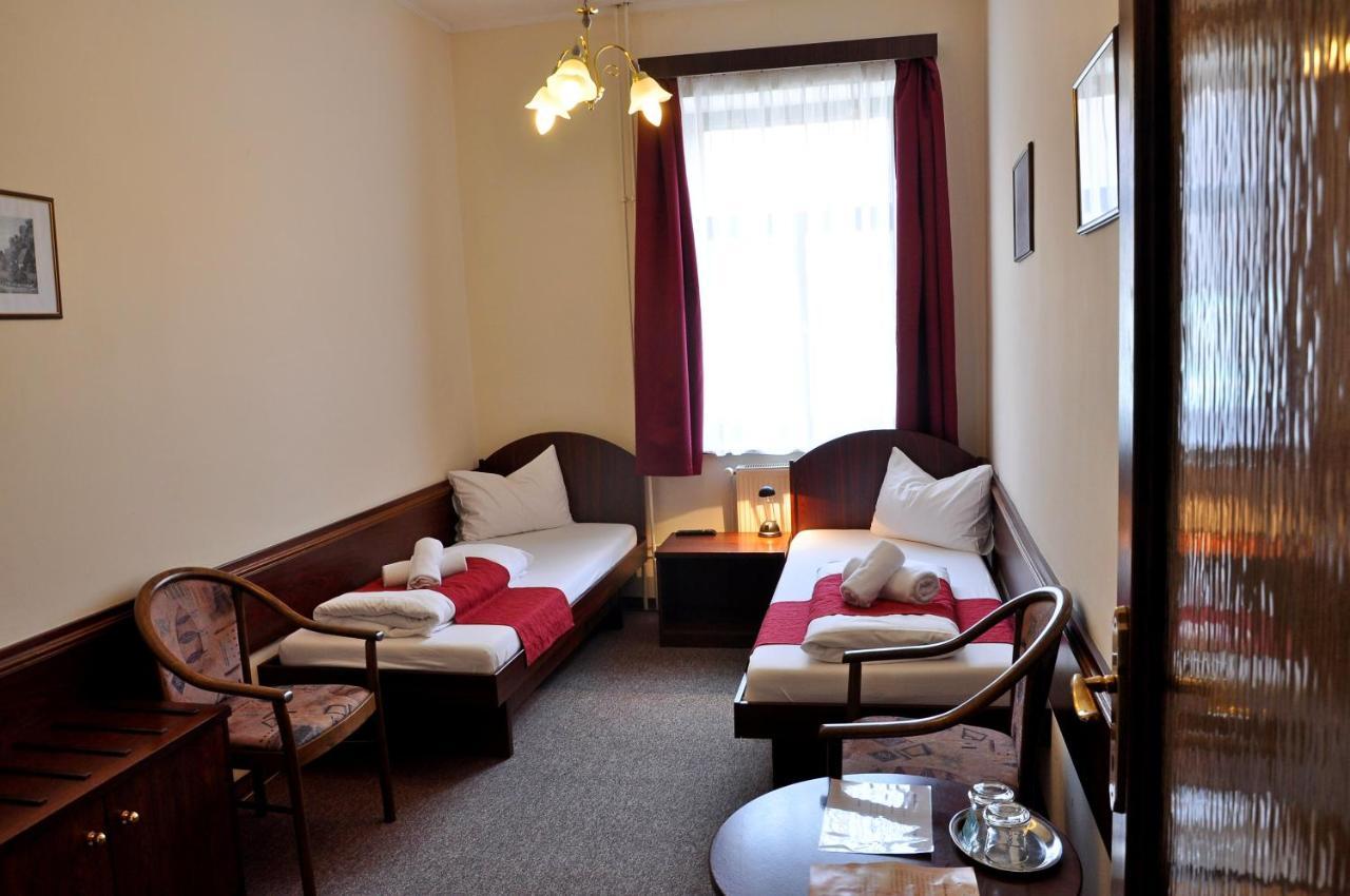 Hotel U Bileho Kone Loket Exterior foto