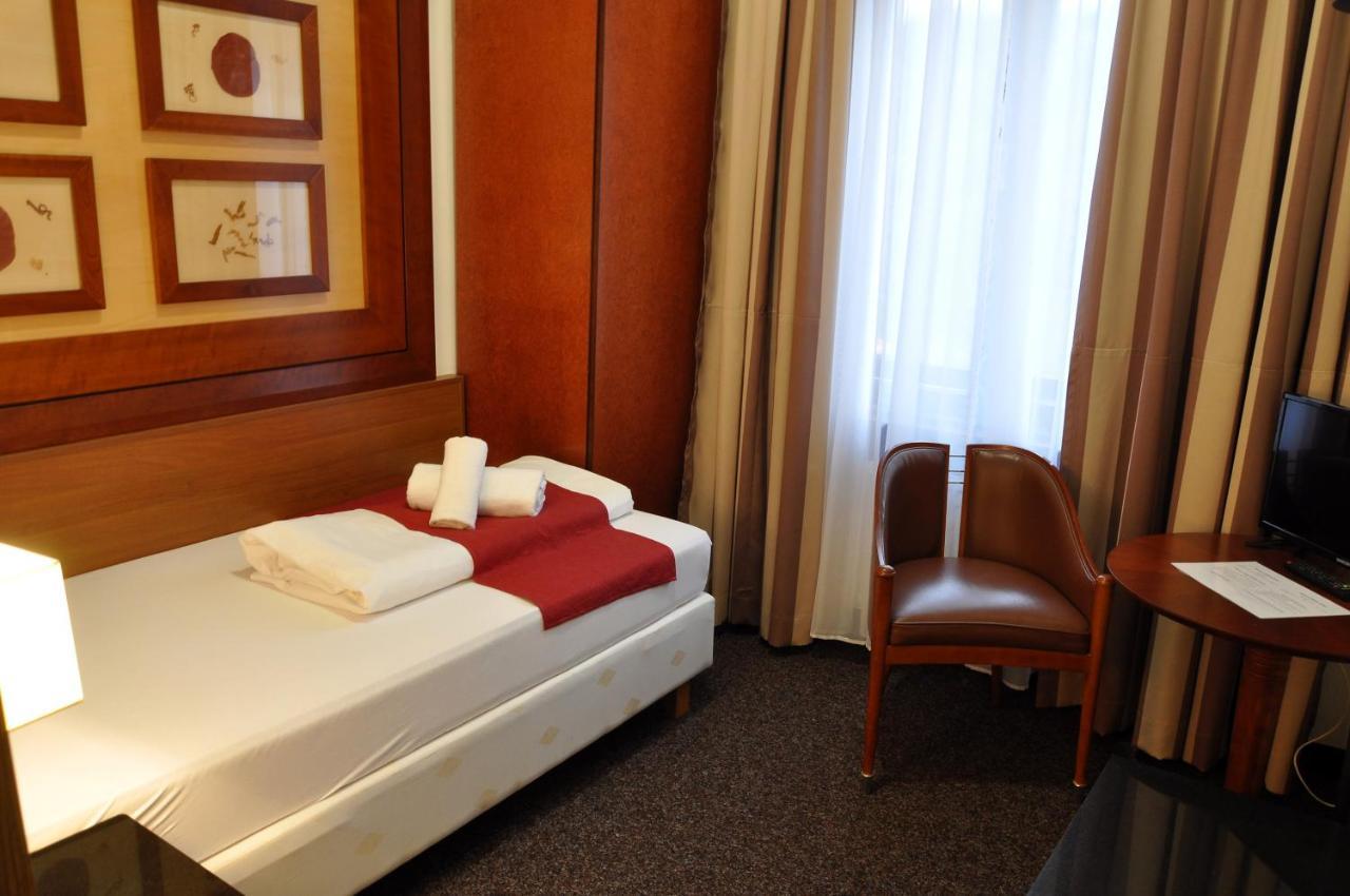 Hotel U Bileho Kone Loket Exterior foto