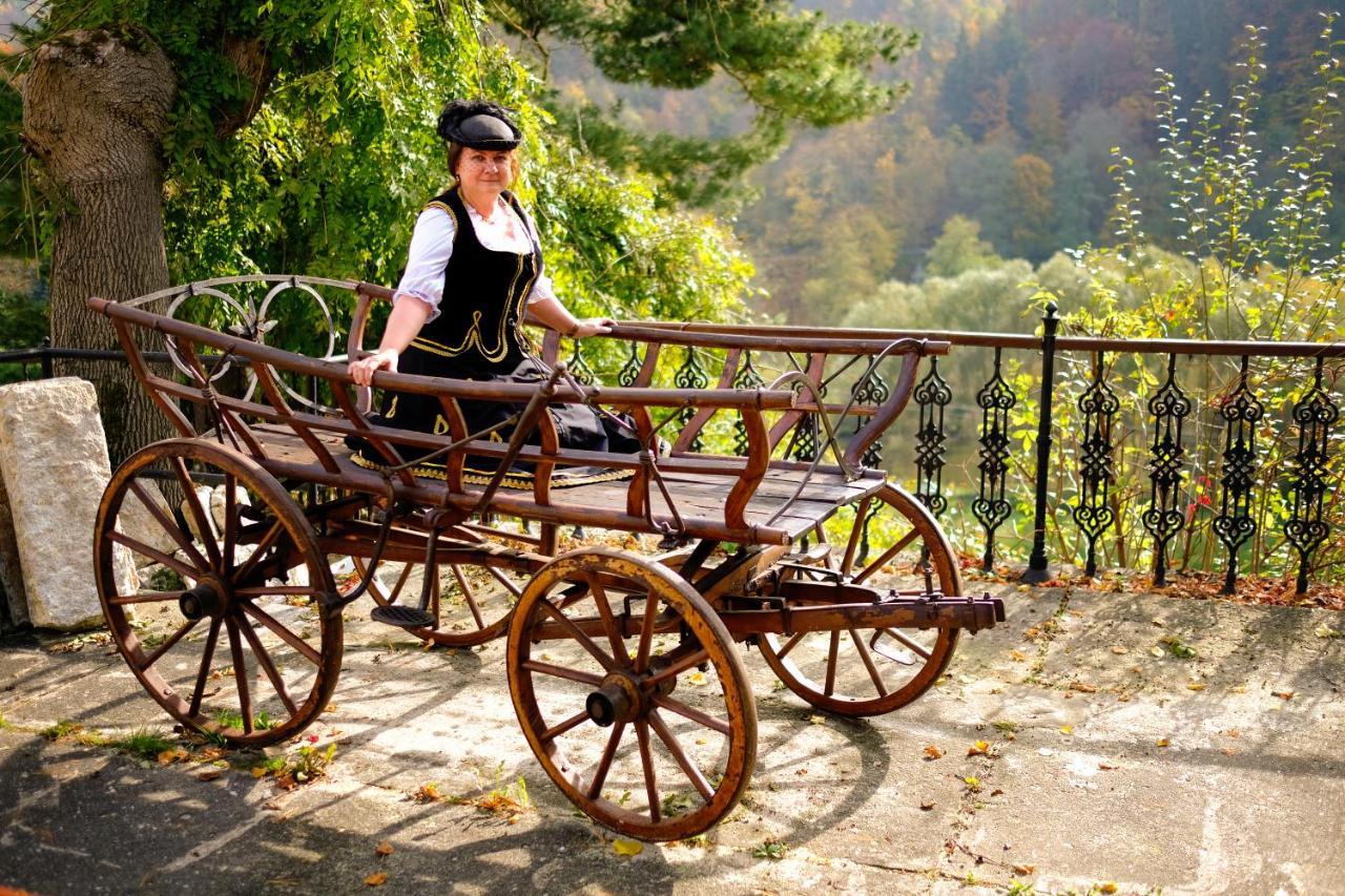 Hotel U Bileho Kone Loket Exterior foto