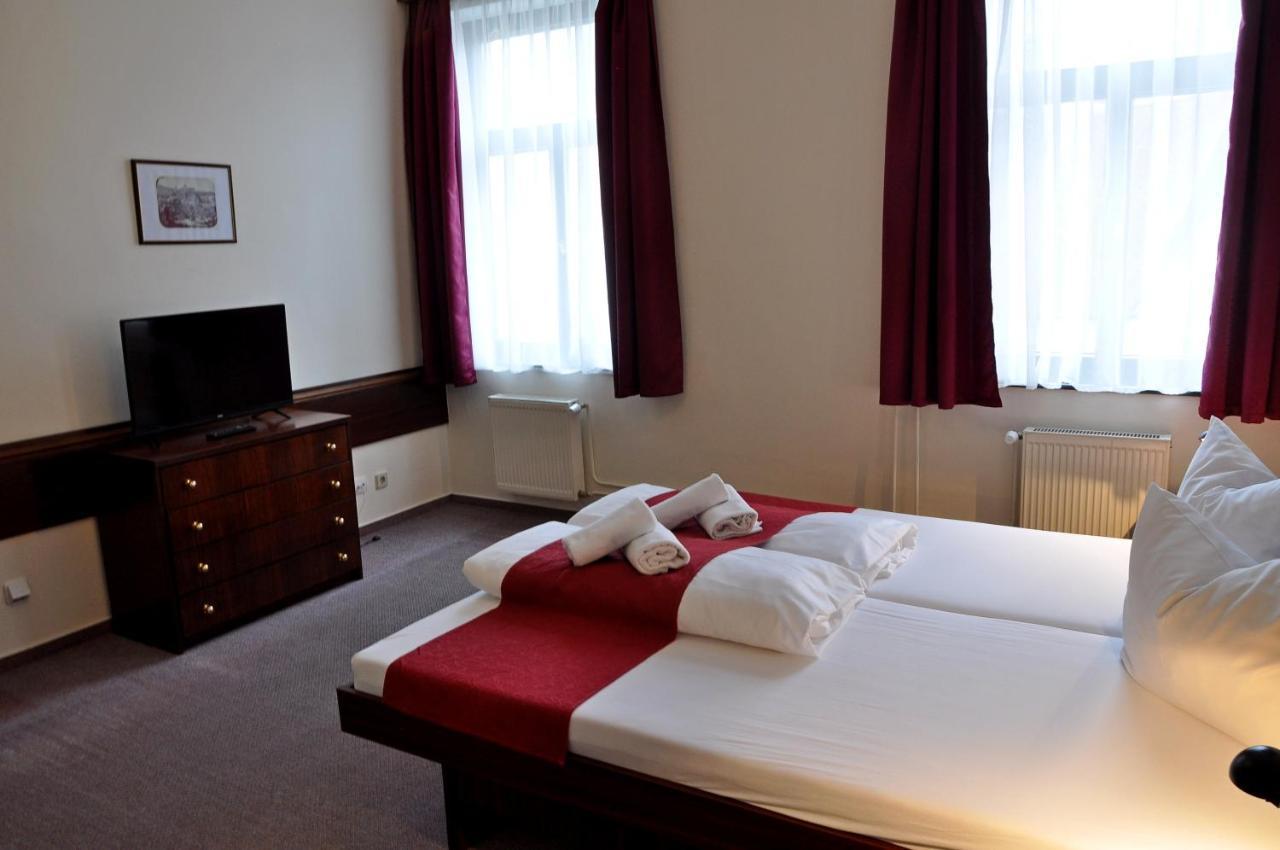 Hotel U Bileho Kone Loket Zimmer foto