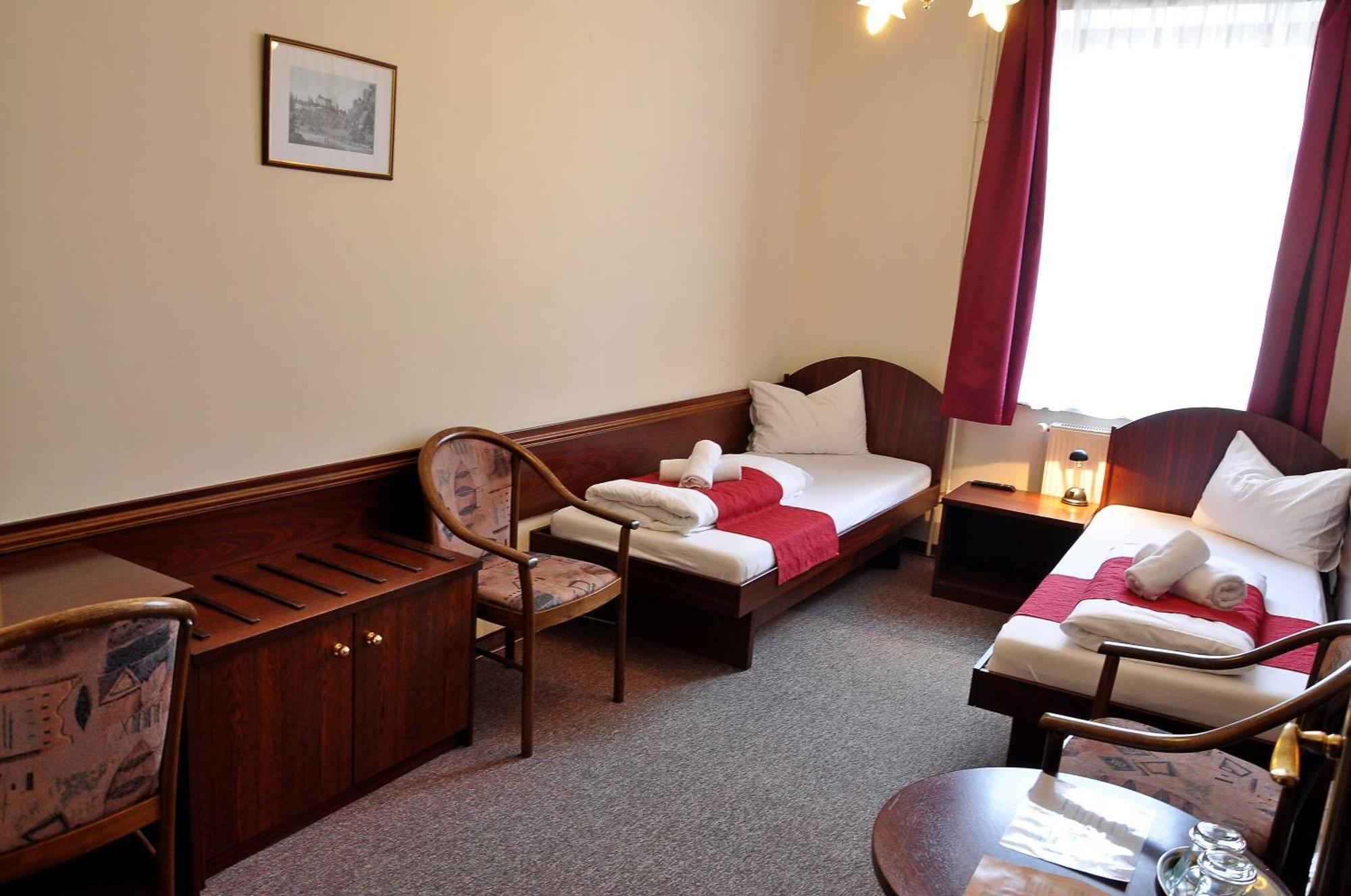 Hotel U Bileho Kone Loket Zimmer foto